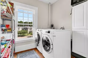 2 Lexington St, Woburn, MA 01801 - Photo 32