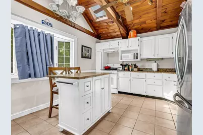 2 Lexington St, Woburn, MA 01801 - Photo 6