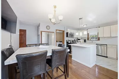 636 Dighton Ave, Taunton, MA 02780 - Photo 8