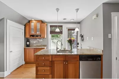 55 King #3, Boston, MA 02122 - Photo 4