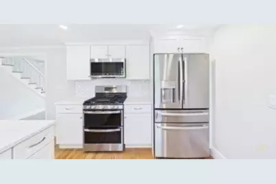 13 Hammond Street, Mattapoisett, MA 02739 - Photo 10