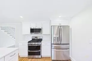 13 Hammond St, Mattapoisett, MA 02739 - Photo 10