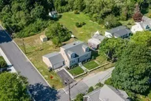 13 Hammond St, Mattapoisett, MA 02739 - Photo 4