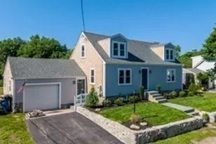 13 Hammond St, Mattapoisett, MA 02739 - Photo 2