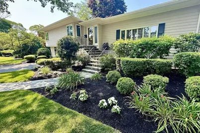 33 Glendale Road, Marblehead, MA 01945 - Photo 2