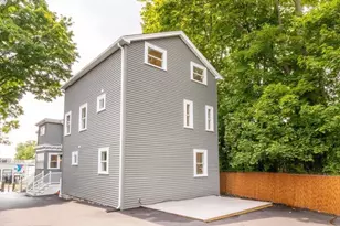 22 Bellevue St, Boston, MA 02132 - Photo 4