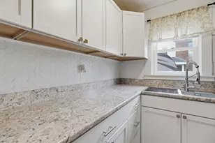 20 Bernadette St, Fitchburg, MA 01420 - Photo 12