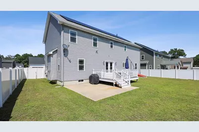 51 Elaine Cir, Springfield, MA 01109 - Photo 4
