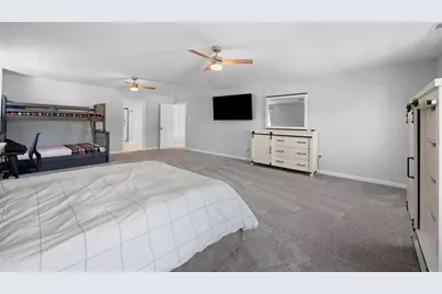 51 Elaine Cir, Springfield, MA 01109 - Photo 8