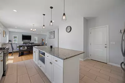 51 Elaine Cir, Springfield, MA 01109 - Photo 32