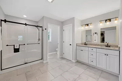 51 Elaine Cir, Springfield, MA 01109 - Photo 10