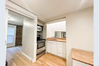 61 Phillips St #1, Boston, MA 02114 - Photo 4