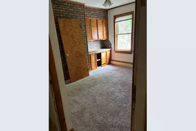 46 N Canal St, Holyoke, MA 01040 - Photo 10