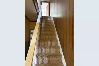 46 N Canal St, Holyoke, MA 01040 - Photo 8