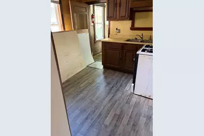 46 N Canal St, Holyoke, MA 01040 - Photo 6