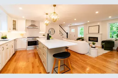 22 Bellevue St #2, Boston, MA 02132 - Photo 4