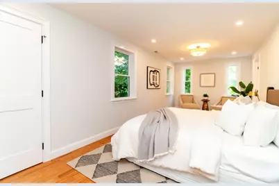 22 Bellevue St #2, Boston, MA 02132 - Photo 20