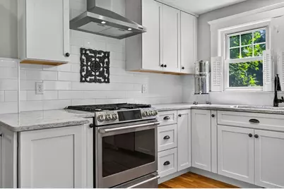 43 Atwood St, Wellesley, MA 02482 - Photo 4