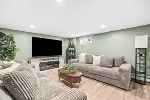 50 Holland St, Winchester, MA 01890 - Photo 32