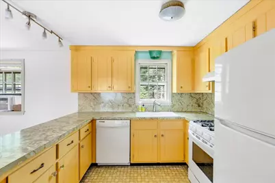 804 Putnam Ave, Barnstable, MA 02635 - Photo 6