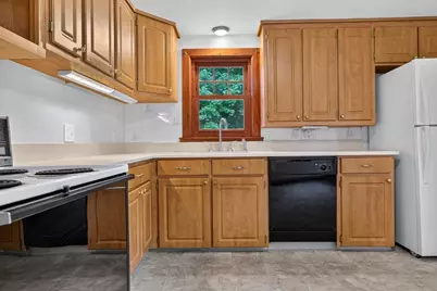 19 Springvale Ln, Lynn, MA 01904 - Photo 4