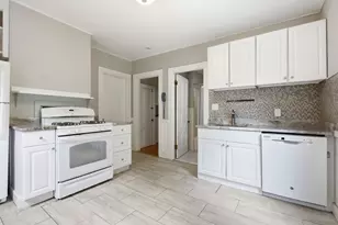 181 Churchills Ln, Milton, MA 02186 - Photo 2
