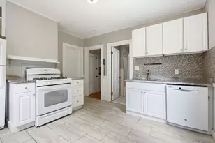 181 Churchills Ln, Milton, MA 02186 - Photo 2