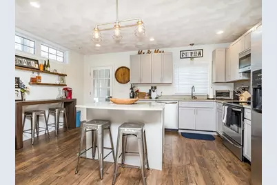 132 Dolphin Ave #4, Revere, MA 02151 - Photo 2