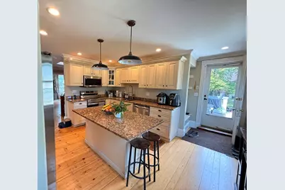 38 Salem St #B, Reading, MA 01867 - Photo 4