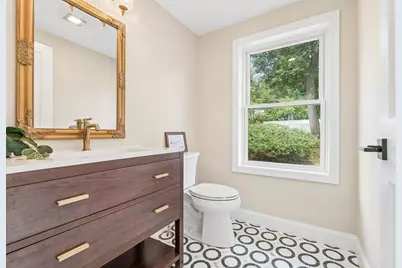 77 Hurd St, Lynn, MA 01905 - Photo 16
