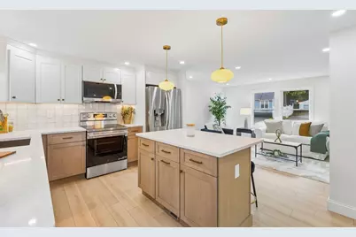 77 Hurd St, Lynn, MA 01905 - Photo 10