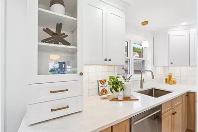77 Hurd St, Lynn, MA 01905 - Photo 12