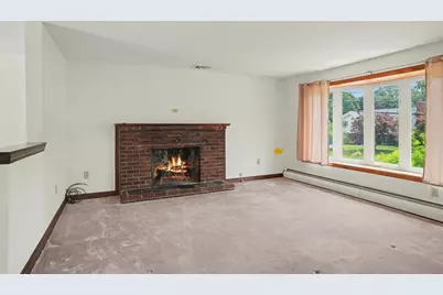 9 Eugene Rd, Burlington, MA 01803 - Photo 6