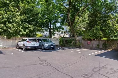 173 Davis #4, Brookline, MA 02445 - Photo 4