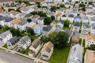 17 Salisbury St, New Bedford, MA 02744 - Photo 6