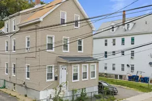 17 Salisbury St, New Bedford, MA 02744 - Photo 2