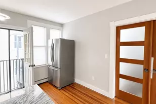 246 Cypress St, Brookline, MA 02445 - Photo 4