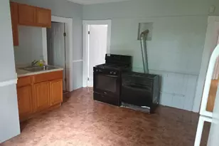 86 Marshall St, Fitchburg, MA 01420 - Photo 6