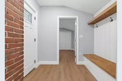 9 Walden Pond Ave, Saugus, MA 01906 - Photo 12