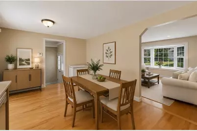 38 Montaup Ave, Dracut, MA 01826 - Photo 8