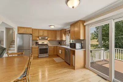 38 Montaup Ave, Dracut, MA 01826 - Photo 4