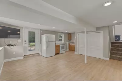 38 Montaup Ave, Dracut, MA 01826 - Photo 24