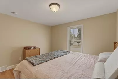 38 Montaup Ave, Dracut, MA 01826 - Photo 14