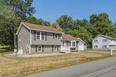 38 Montaup Ave, Dracut, MA 01826 - Photo 2