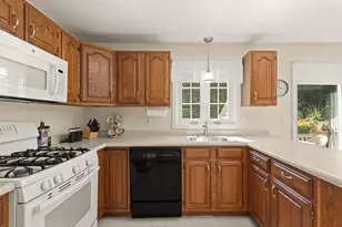 27 E Brookfield Dr, Groton, MA 01450 - Photo 12