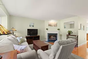27 E Brookfield Dr, Groton, MA 01450 - Photo 4