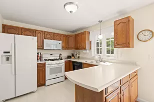 27 E Brookfield Dr, Groton, MA 01450 - Photo 10