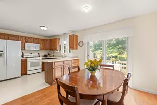 27 E Brookfield Dr, Groton, MA 01450 - Photo 6