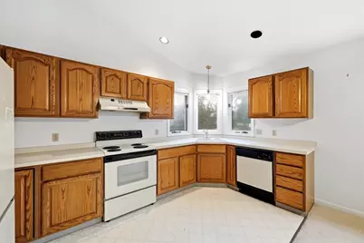 40 Pine Grove Dr #40, South Hadley, MA 01075 - Photo 6
