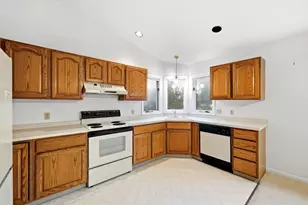 40 Pine Grove Dr, South Hadley, MA 01075 - Photo 6